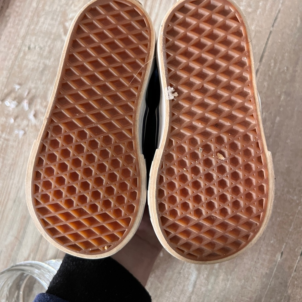 Vans - Picture 3 of 5